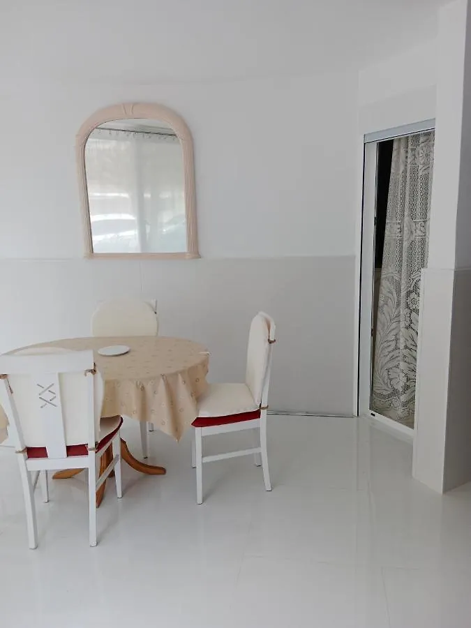 La Casa Blanca Apartment La Pineda